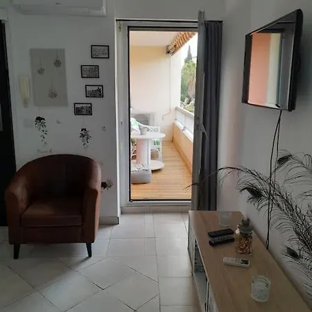 Appartement Lumineux Avec Parking Prive